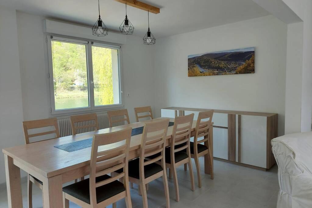 Gite En Bord De Meuse มงแตร์เม ภายนอก รูปภาพ